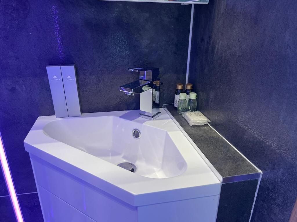#4 Tgha Luxury One Bedroom Apartment In Athlone Bagian luar foto